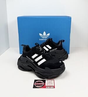 Size 34EU/4W - Balenciaga Triple S x Adidas Sneakers🖤 NEW/RETAIL $1,150!